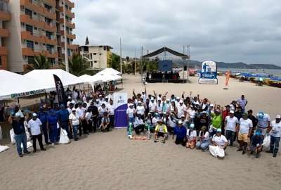 Gobierno impulsa masiva jornada de limpieza en playas del pa&iacute;s.