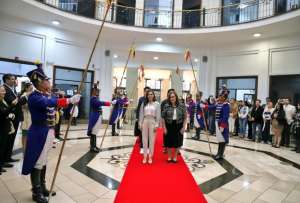 Ver&oacute;nica Abad lleg&oacute; a las instalaciones de la Vicepresidencia de Ecuador
