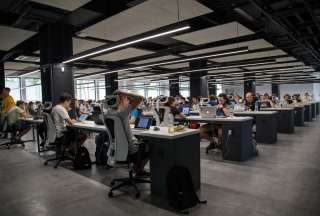 Trabajadores ingleses est&aacute;n "contentos" con la semana laboral de cuatro d&iacute;as