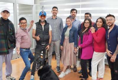 Francisco Briones (centro) sostuvo una reuni&oacute;n con los creadores de contenido de las redes sociales.