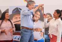 Guillermo Lasso hizo la entrega de complejos habitacionales en Déleg y Marcabelí.