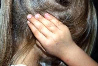 Polic&iacute;a rescata a dos ni&ntilde;as que habr&iacute;an sido explotadas sexualmente por su madre