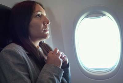 ¿Existe un “asiento seguro” en los aviones? Las cifras lo revelan.