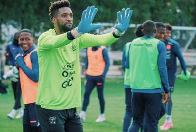 Alexander Dom&iacute;nguez entren&oacute; en el once titular, pero, al final, el entrenador se decidi&oacute; por Hern&aacute;n Gal&iacute;ndez