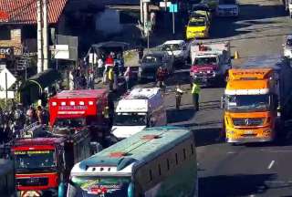 Quito: Una llanta se desprendi&oacute; de un veh&iacute;culo pesado e impact&oacute; a tres personas; una falleci&oacute;
