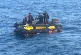 Suspenden b&uacute;squeda de 21 pescadores desaparecidos en Manta