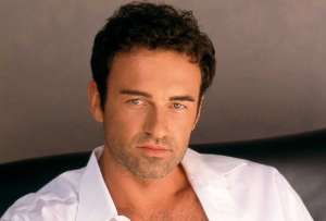 El australiano Julian McMahon era reconocido por sus papeles de villano en cine y televisi&oacute;n. 