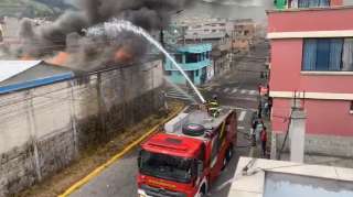 Autoridades reportan que fue controlado un incendio en un colegio fiscal de Quito