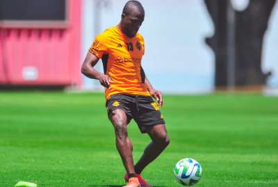 El ecuatoriano Enner Valencia sufri&oacute; una lesi&oacute;n muscular que lo alej&oacute; de las canchas y de los partidos con la Tri.