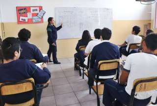 Ecuador: Jornada de clases vespertina y nocturna mantienen cambios en su horario