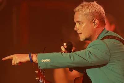 &ldquo;Llegar&eacute; a los escenarios y algo dentro me dir&aacute; que hacer. Pero a veces no quiero ni estar. Literalmente. S&oacute;lo por ser sincero", expres&oacute; el cantante en redes sociales. 