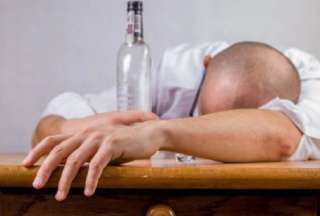 Ministerio de Salud mantiene vigilancia activa frente a nuevos casos por intoxicaci&oacute;n por licor adulterado