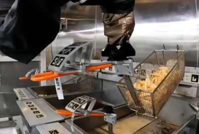 Robots para preparar papas fritas, las alitas o los aros de cebolla