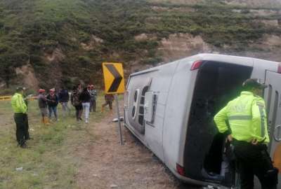 Bus interprovincial se volc&oacute; en Bolivar