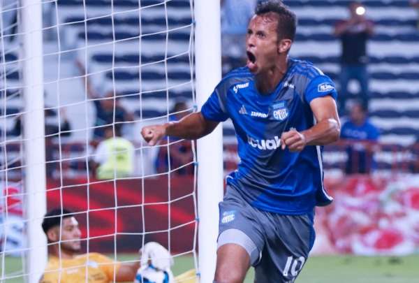 Emelec busca un t&iacute;tulo local