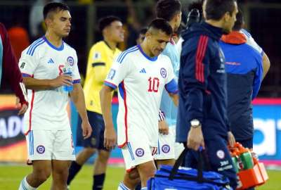 La intensa reacci&oacute;n de un hincha de Chile sobre el final del partido ante Ecuador