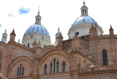 La iglesia m&aacute;s grande del Ecuador: La Catedral de la Inmaculada Concepci&oacute;n de Cuenca