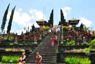 Bali se cans&oacute; de los turistas &lsquo;maleducados&rsquo;
