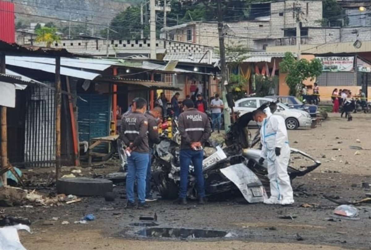 Veh&iacute;culo que explot&oacute; en los exteriores de La Roca ser&iacute;a de un gu&iacute;a penitenciario