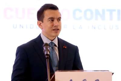 El presidente Daniel Noboa presidi&oacute; la entrega de becas e infraestructura en Machala.