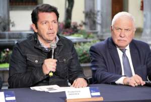 Francisco Jim&eacute;nez, ministro de Gobierno, durante la oficializaci&oacute;n de la medida