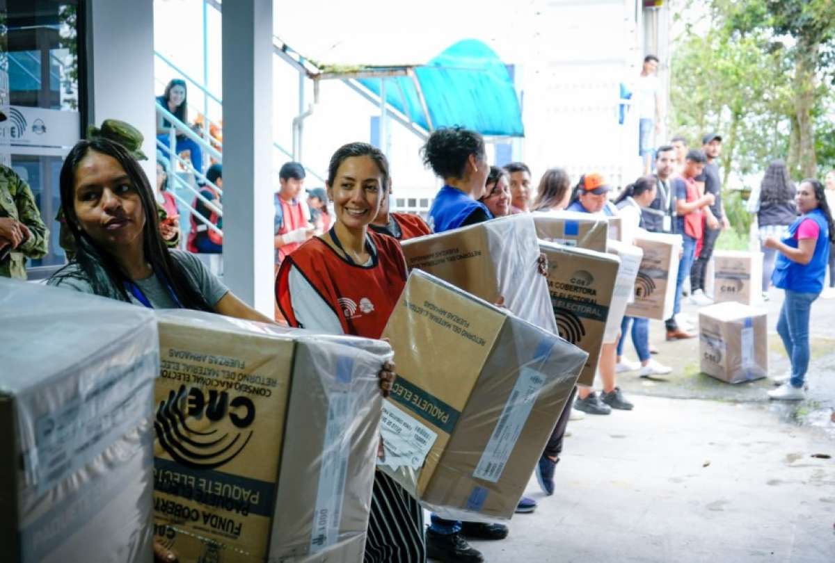 Los paquetes electorales para los comicios del próximo 20 de agosto se entregaron en la Amazonía.