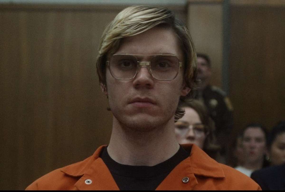 Evan Peters hizo un pedido a los fan&aacute;ticos de la serie de Jeffrey Dahmer 