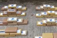 La Policía Nacional detuvo a una persona por transportar 199 paquetes de droga en una camioneta.