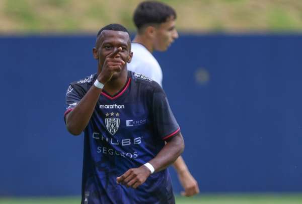 Justin Lerma anot&oacute; un golazo