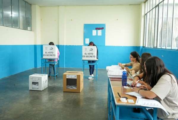 &iquest;Puedo usar mi celular en votaciones? El CNE responde.