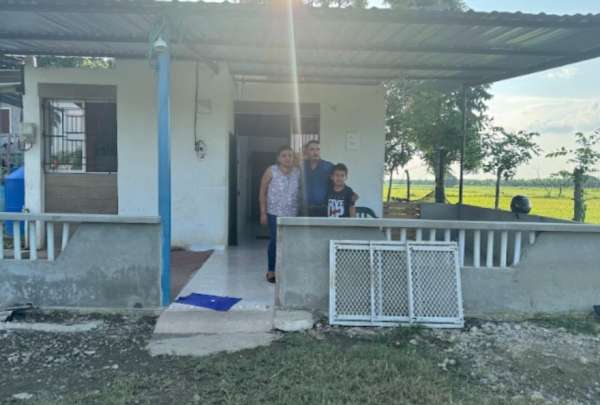 80 familias de Los R&iacute;os, recibieron 80 viviendas por parte del Gobierno Nacional.