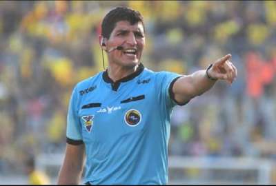 El &aacute;rbitro Diego Lara fue agredido por hinchas del Deportivo Quito en un duelo de Segunda Categor&iacute;a. 