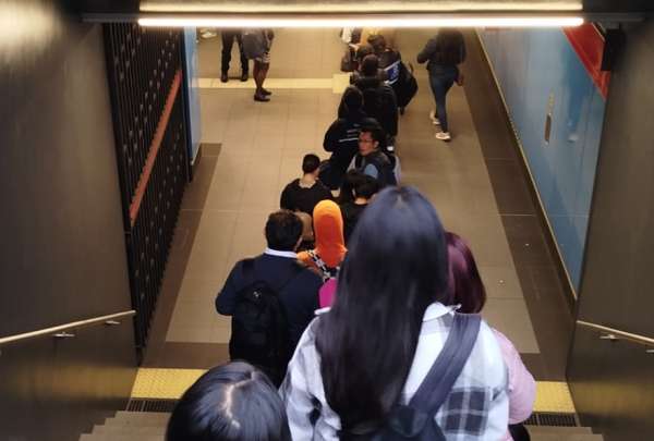 La empresa Metro de Quito anunci&oacute; que los trenes operan con &amp;quot;restricci&oacute;n de velocidad&amp;quot;.