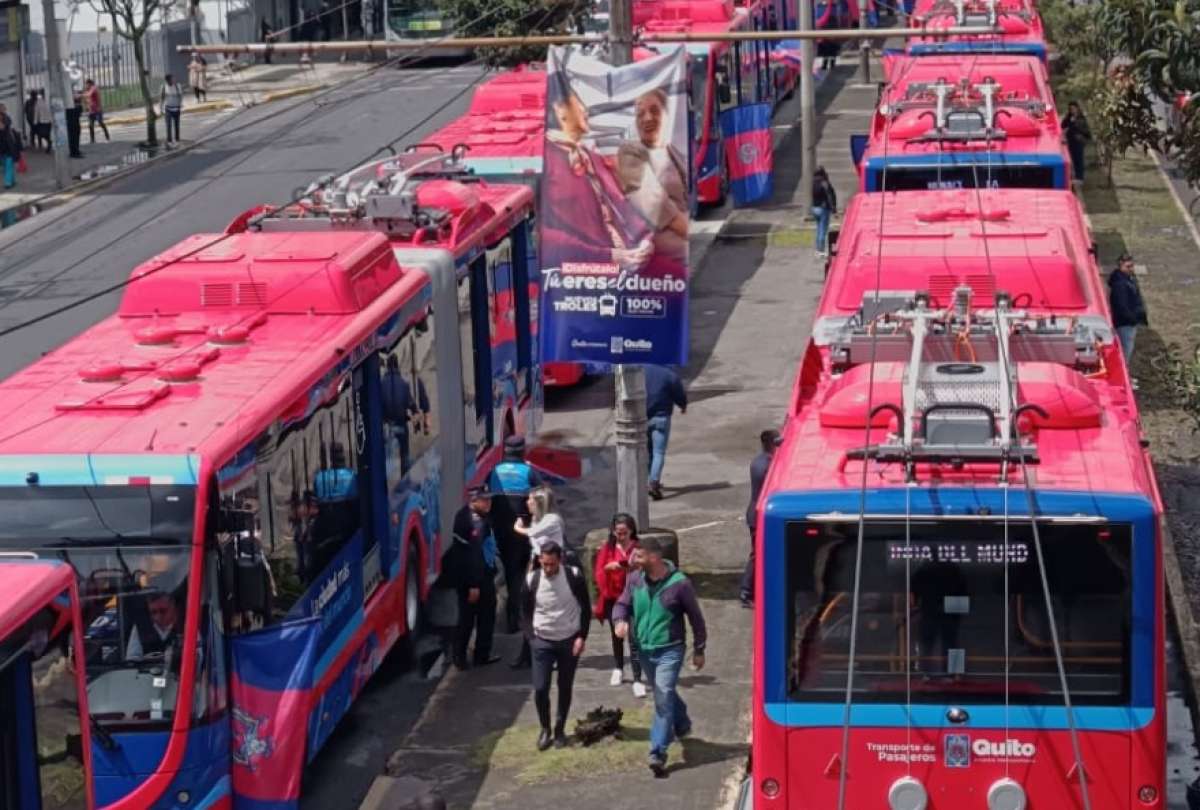 Hoy se realizó la entrega de los nuevos trolebuses.