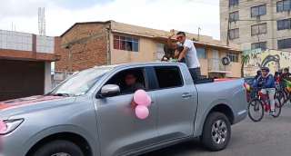 Richard Carapaz recibido como h&eacute;roe en su natal Tulc&aacute;n