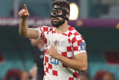 Josko Gvardiol festeja el primer gol croata en el triunfo sobre Marruecos.