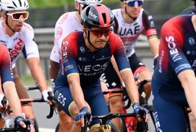 Ineos confirm&oacute; que Carapaz no seguir&aacute; en el equipo 
