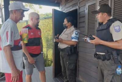 Polic&iacute;a Nacional ayud&oacute; a un hincha brasilero a recuperar sus pertenencias