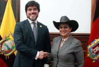 M&oacute;nica Salazar se suma al acuerdo con el Gobierno