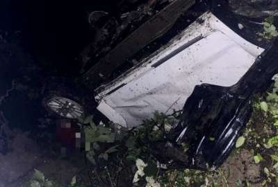 Un veh&iacute;culo cay&oacute; al abismo en Cuenca. El hecho dej&oacute; un muerto y tres heridos.