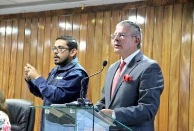 Carlos Riofr&iacute;o (derecha) es el actual Contralor General.