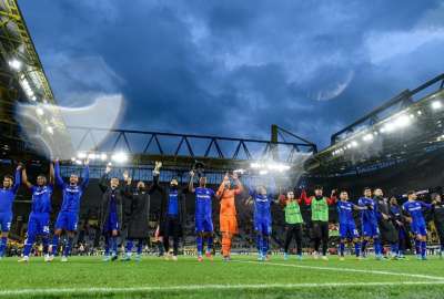 Bayer Leverkusen le gana al Borussia Dortmund con Piero Hincapi&eacute; de estelar