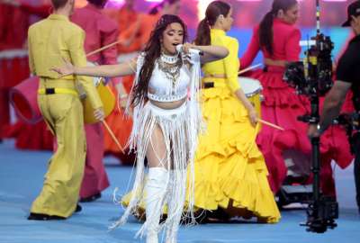 Camila Cabello brill&oacute; en la final de la Champions League