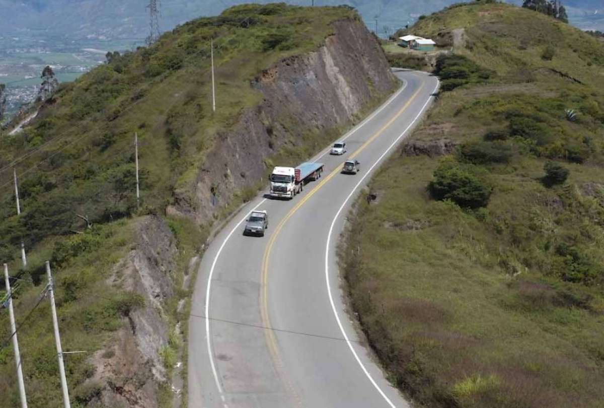 El Gobierno Nacional planea concesionar corredores viales a través de alianzas Público-Privadas. 