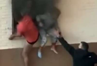 Un hombre salv&oacute; a dos ni&ntilde;os de un incendio en Sevilla