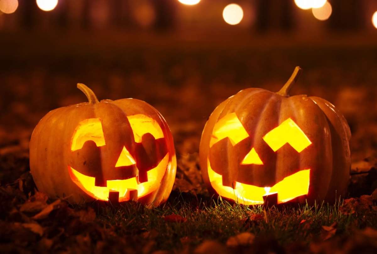 Desde antiguos rituales en Irlanda hasta disfraces y dulces, descubre c&oacute;mo la celebraci&oacute;n de Samhain evolucion&oacute; en la festividad moderna.