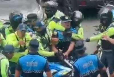 En Guayaquil se registr&oacute; una ri&ntilde;a entre agentes metropolitano y de tr&aacute;nsito. 