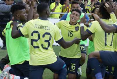 El gesto de Mois&eacute;s Caicedo con Kendry P&aacute;ez