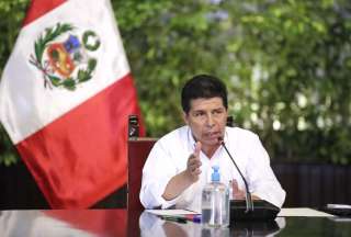 Presidente de Per&uacute; decreta toque de queda en Lima y el Callao