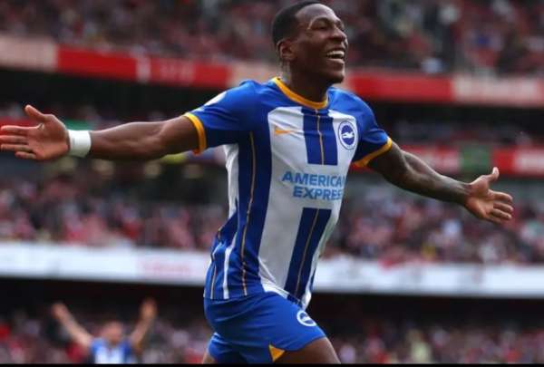 El lateral ecuatoriano del Brighton, Pervis Estupi&ntilde;&aacute;n, no descarta cambiar de club en el pr&oacute;ximo mercado de fichajes. 